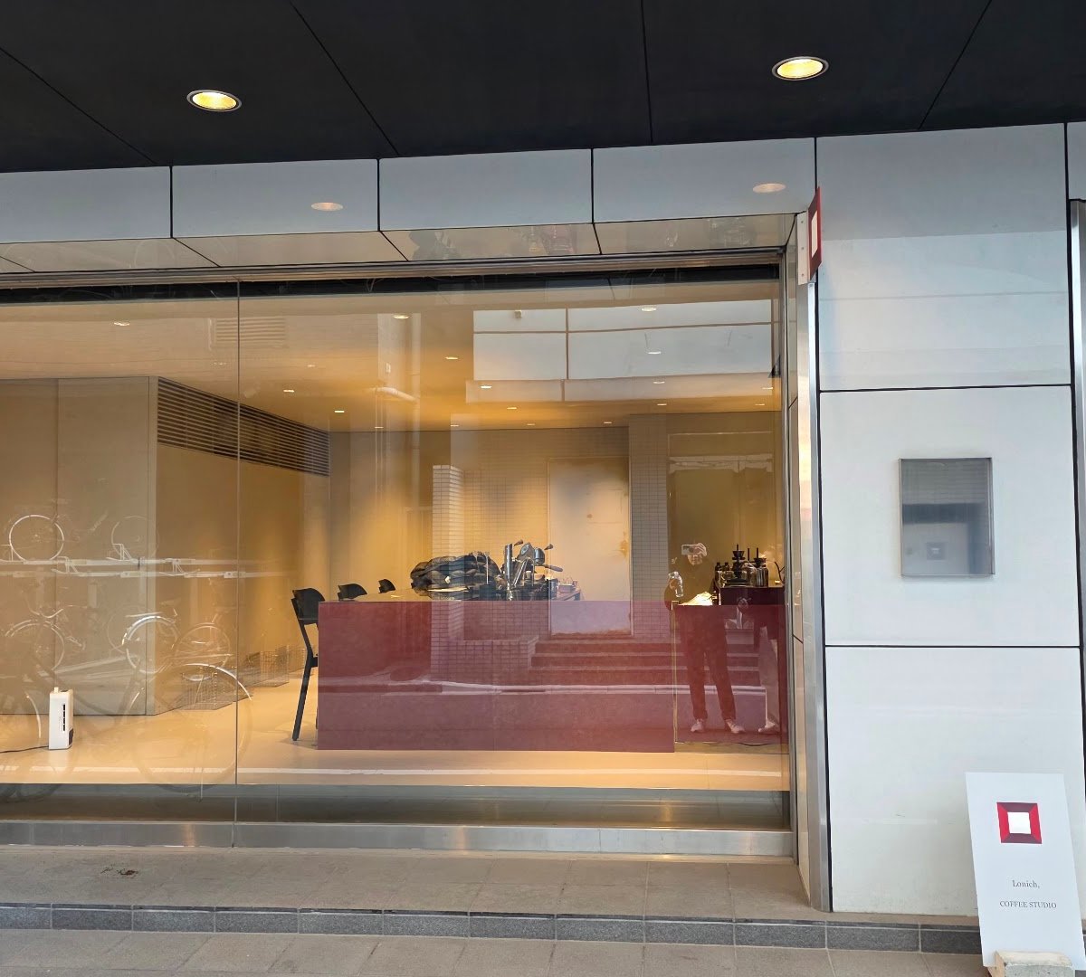 Storefront of Lonich,, specialty coffee shop in Tokyo