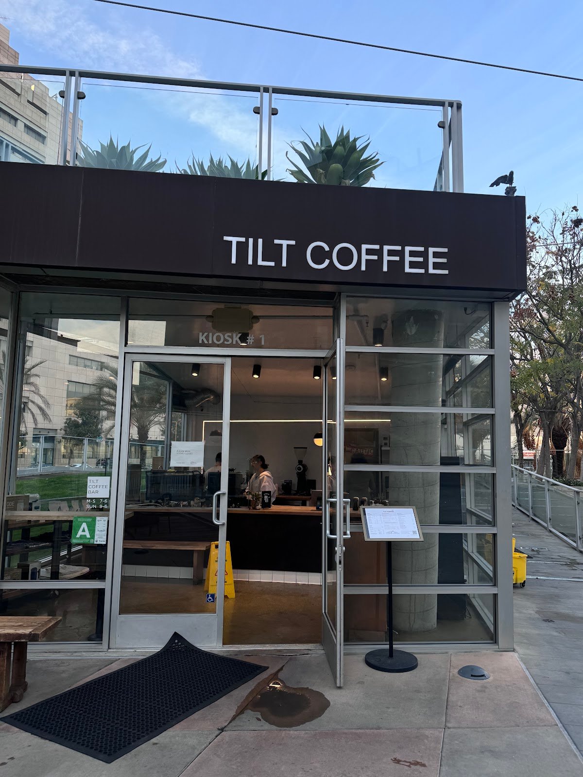 Tilt Coffee Bar specialty coffee shop in Los Angeles - photo 2