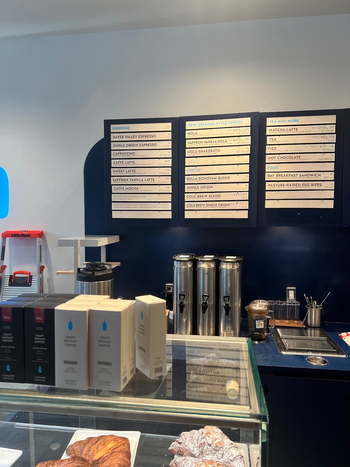 Blue Bottle Coffee specialty coffee shop in New York - photo 2
