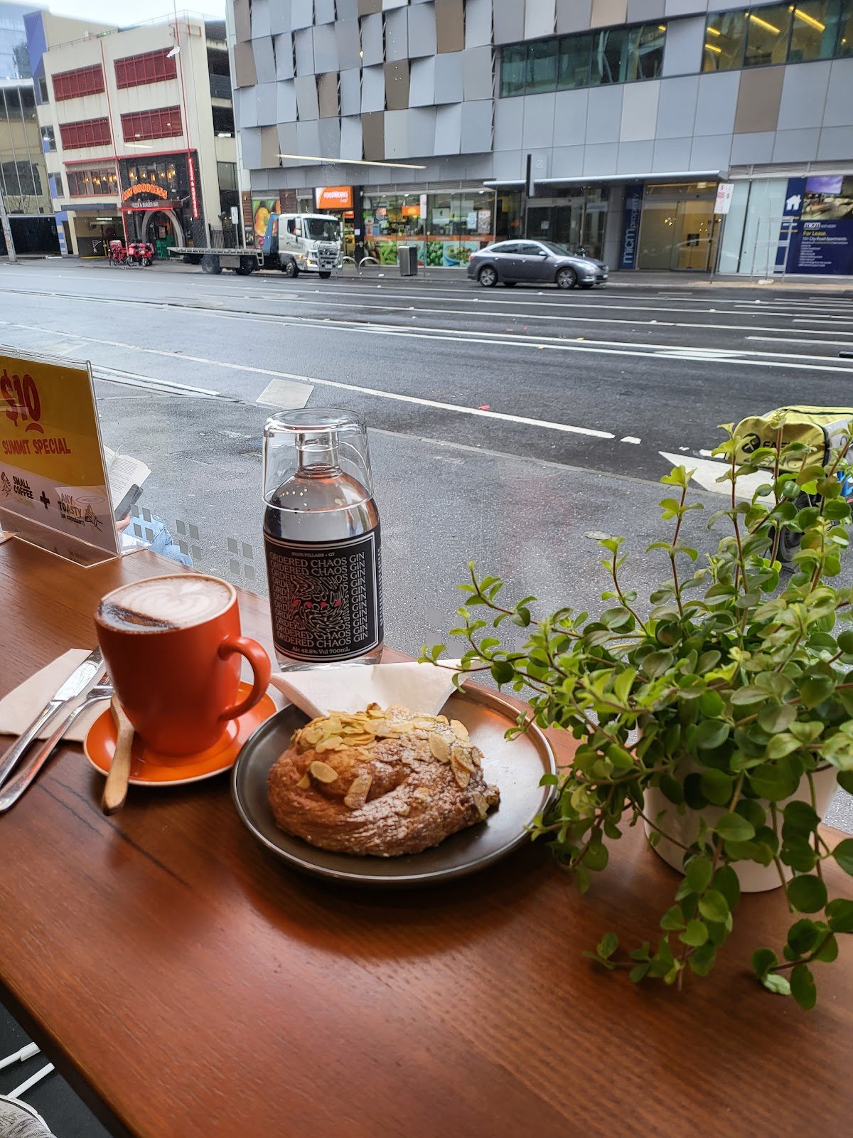 Mr. Summit Cafe specialty coffee shop in Melbourne - photo 3