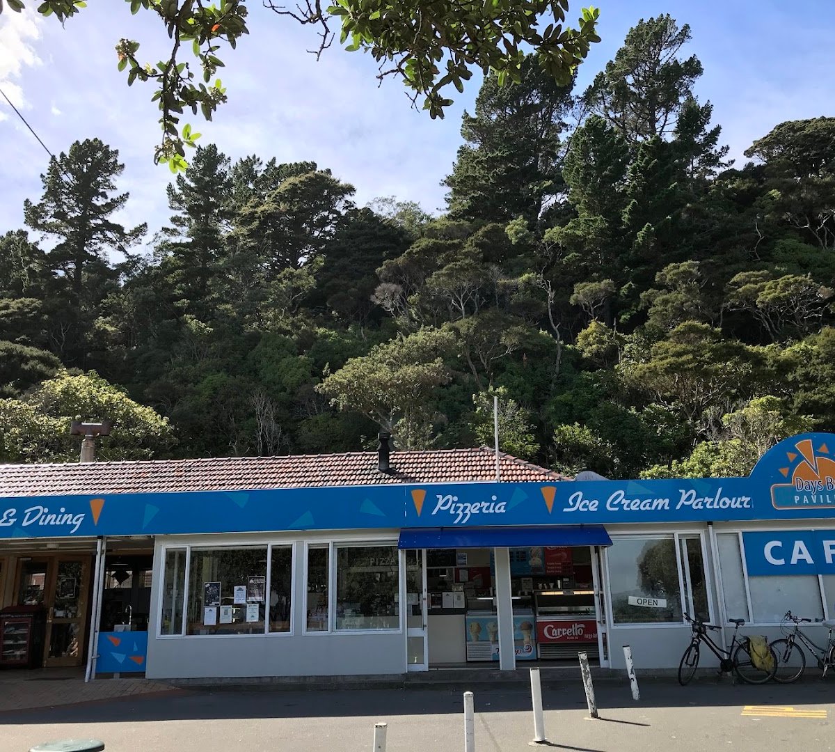 Storefront of Days Bay Pavilion, specialty coffee shop in Wellington