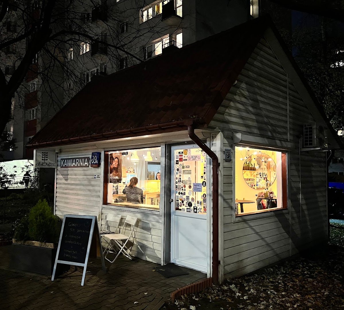 Storefront of Kawowiec, specialty coffee shop in Warsaw