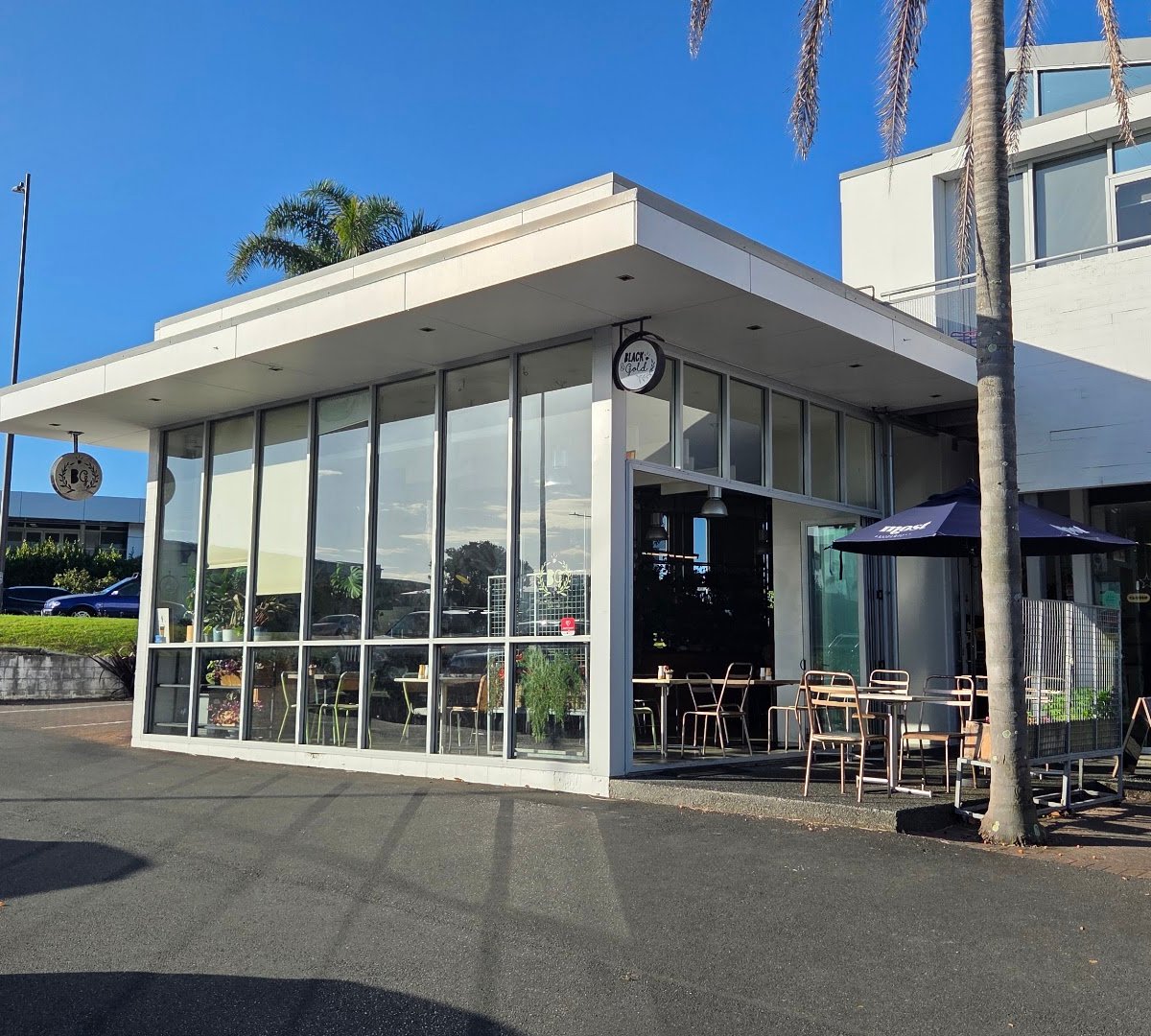 Storefront of Black & Gold Coffee Eatery, specialty coffee shop in Auckland