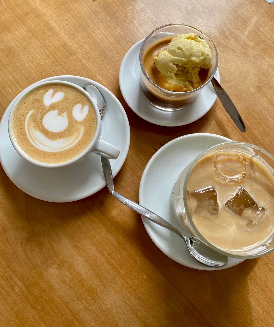 Coffee at Café Comet, specialty coffee shop in Vienna