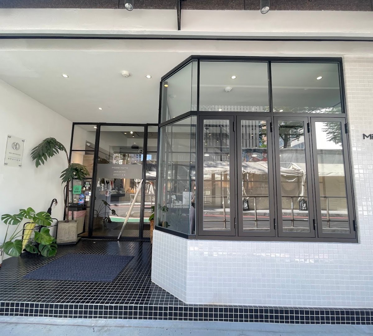 MIDDLE NAME coffee & space specialty coffee shop in Taipei - photo 6