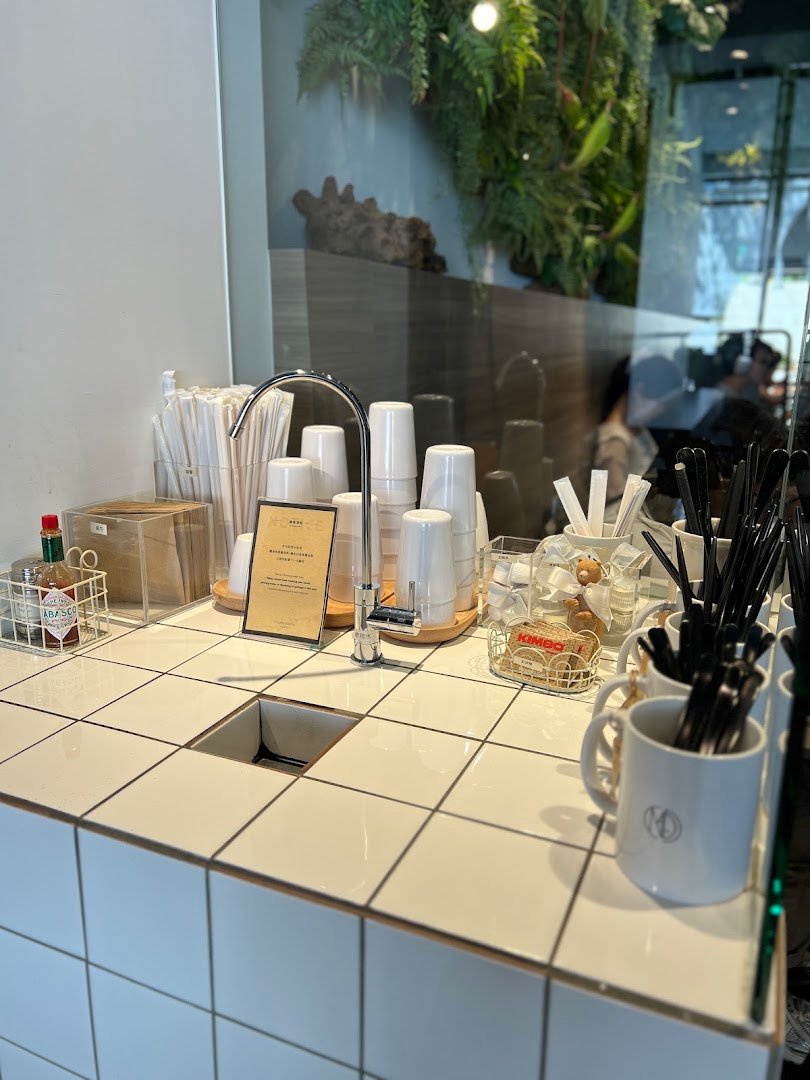 MIDDLE NAME coffee & space specialty coffee shop in Taipei - photo 10