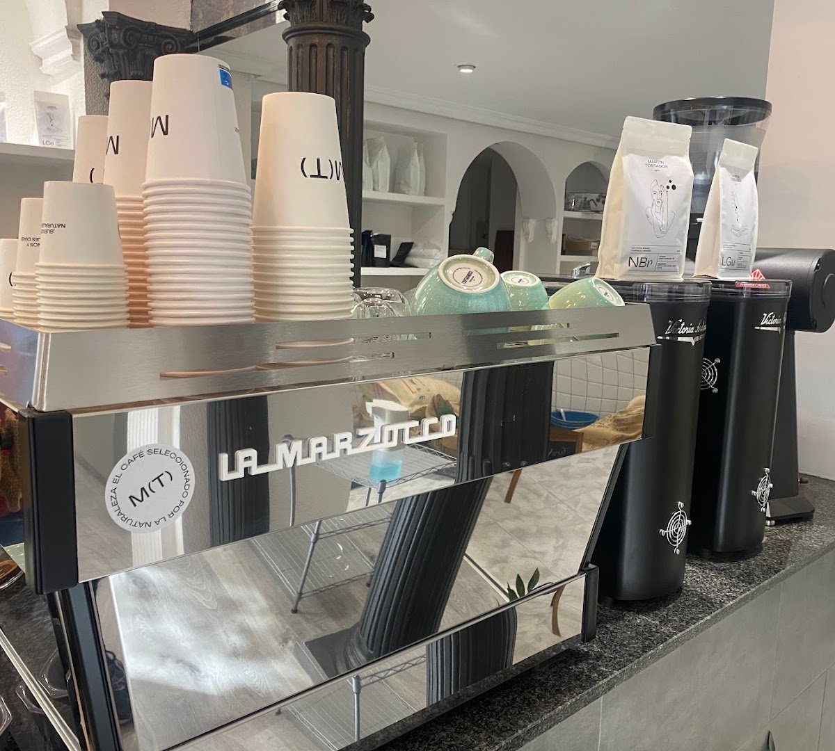 Martín Tostador (Café de especialidad) specialty coffee shop in Madrid - photo 9