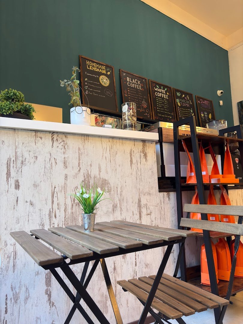 Hyggelig Café & Gallery / A.P. Art Gallery specialty coffee shop in Budapest - photo 11