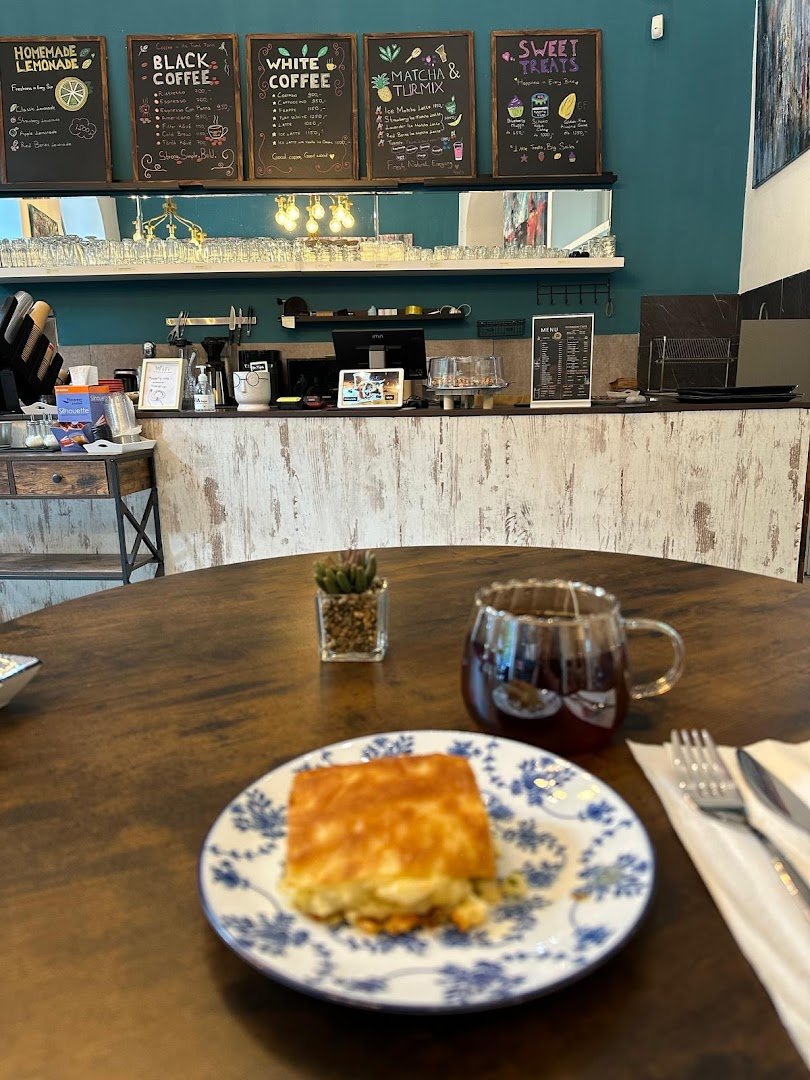 Hyggelig Café & Gallery / A.P. Art Gallery specialty coffee shop in Budapest - photo 10