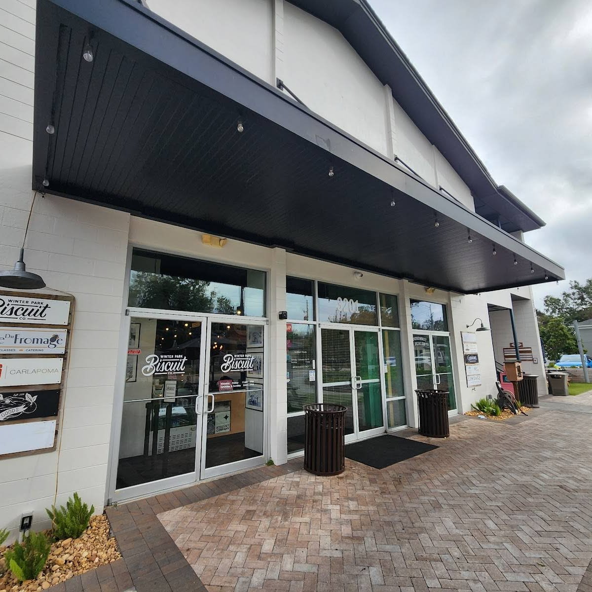 Lineage Coffee Roasting specialty coffee shop in Orlando - photo 6