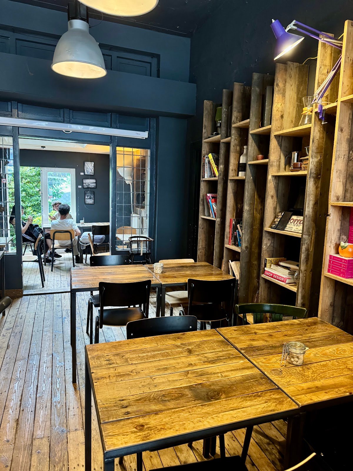 Koffie Academie specialty coffee shop in Amsterdam - photo 3