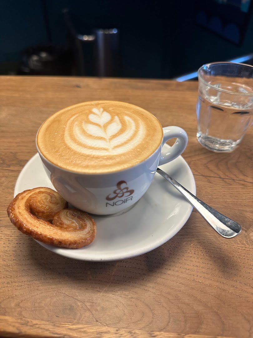 Coffee at Café Noir, specialty coffee shop in Zurich