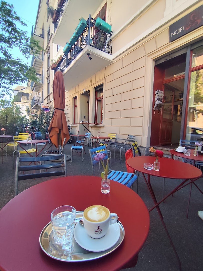 Storefront of Café Noir, specialty coffee shop in Zurich