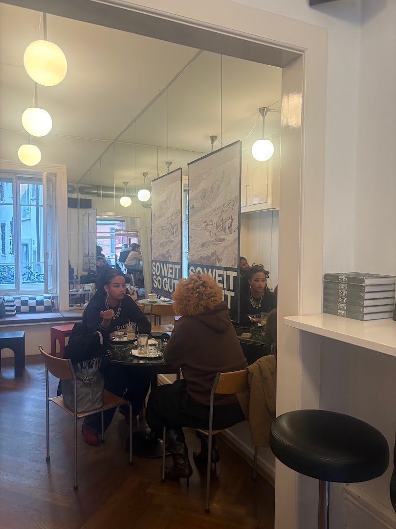 Interior of Café Noir, specialty coffee shop in Zurich