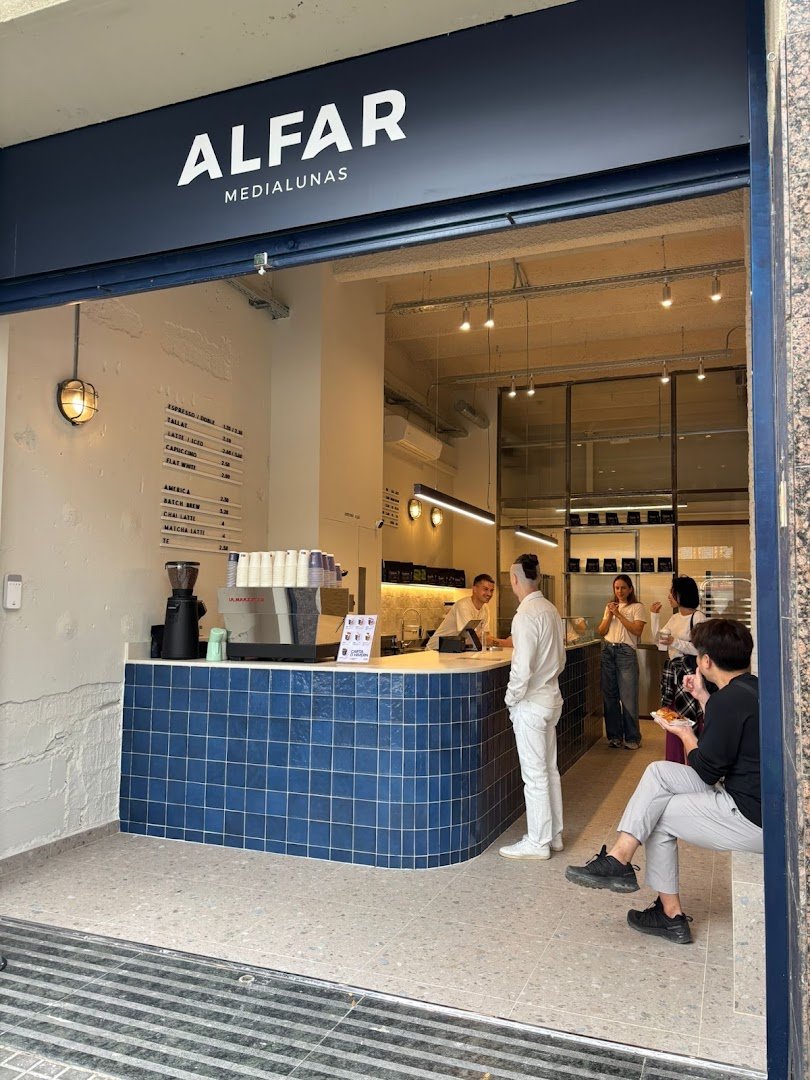 ALFAR Medialunas & Café specialty coffee shop in Barcelona - photo 4
