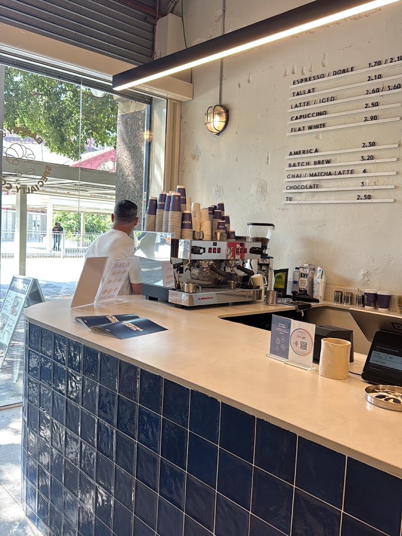 ALFAR Medialunas & Café specialty coffee shop in Barcelona - photo 6