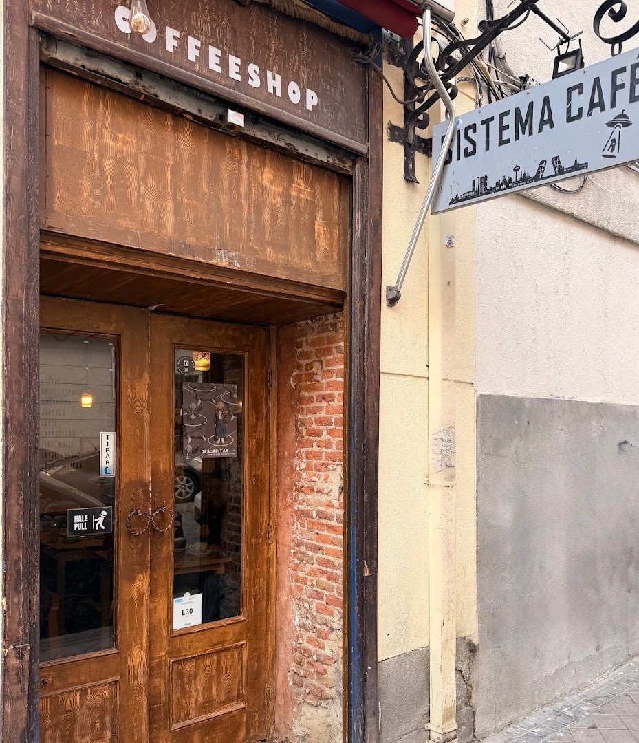 Sistema Café Bar specialty coffee shop in Madrid - photo 7