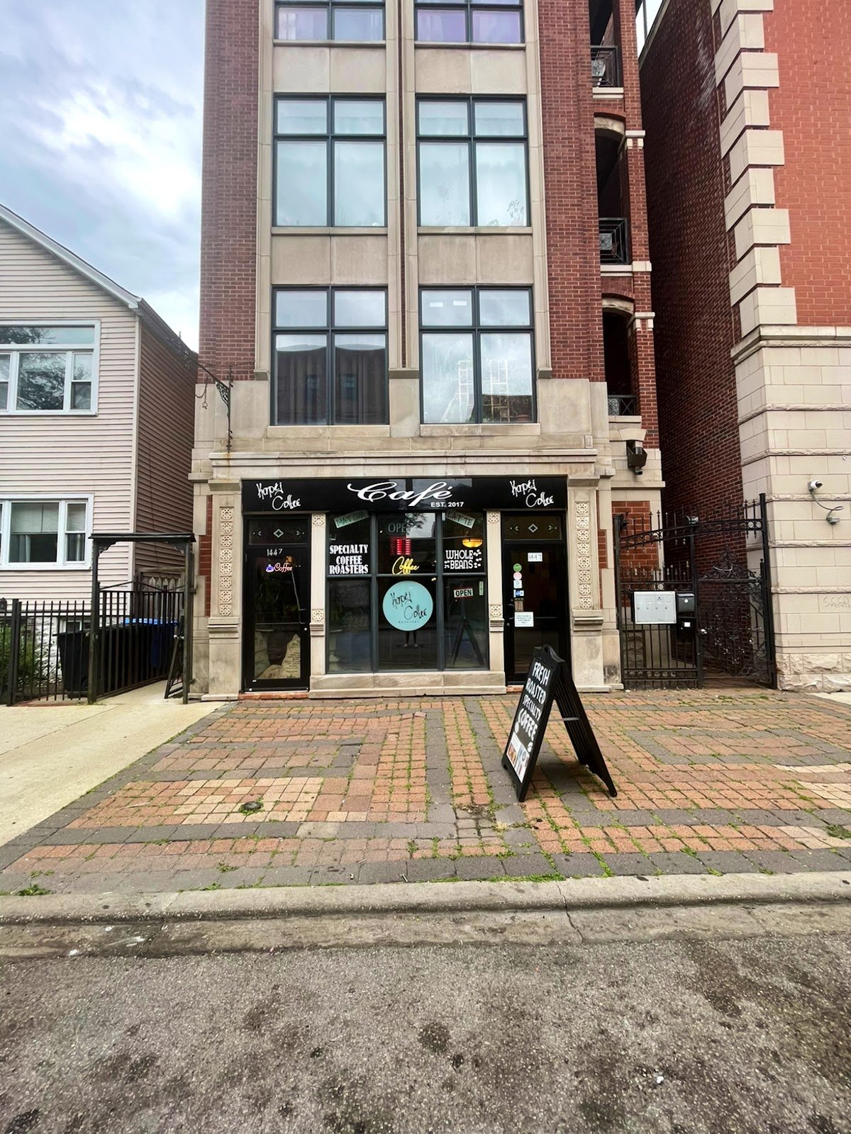 Kapéj Coffee Roasters specialty coffee shop in Chicago - photo 4