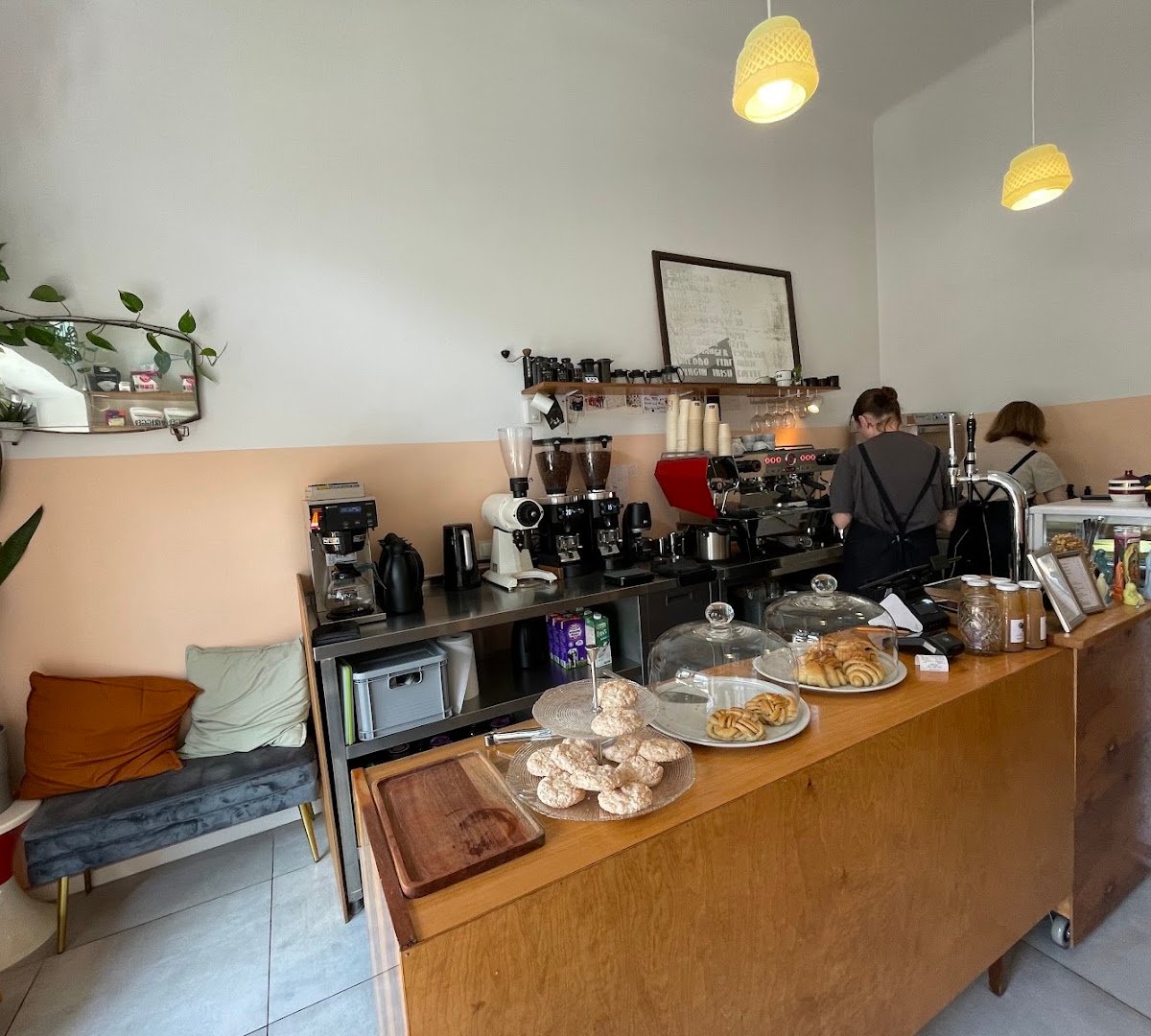 Interior of Błysk Espresso Bar, specialty coffee shop in Warsaw