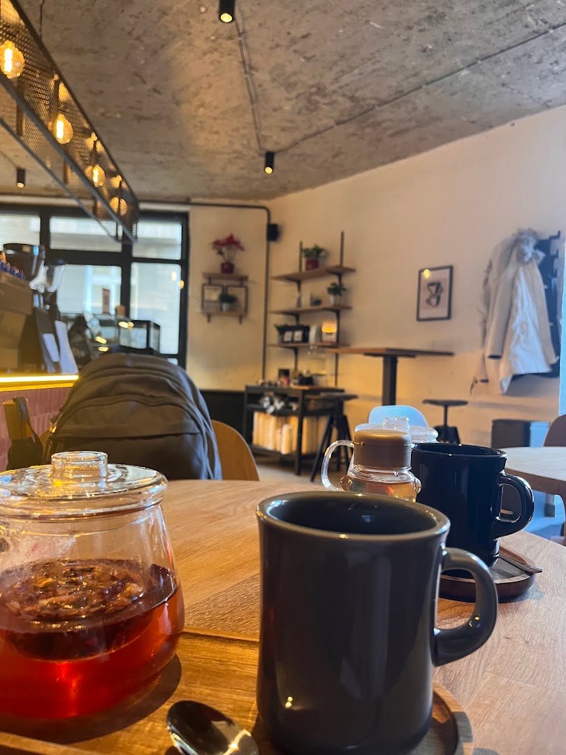 Vaskapu - Coffee Beyond specialty coffee shop in Budapest - photo 7