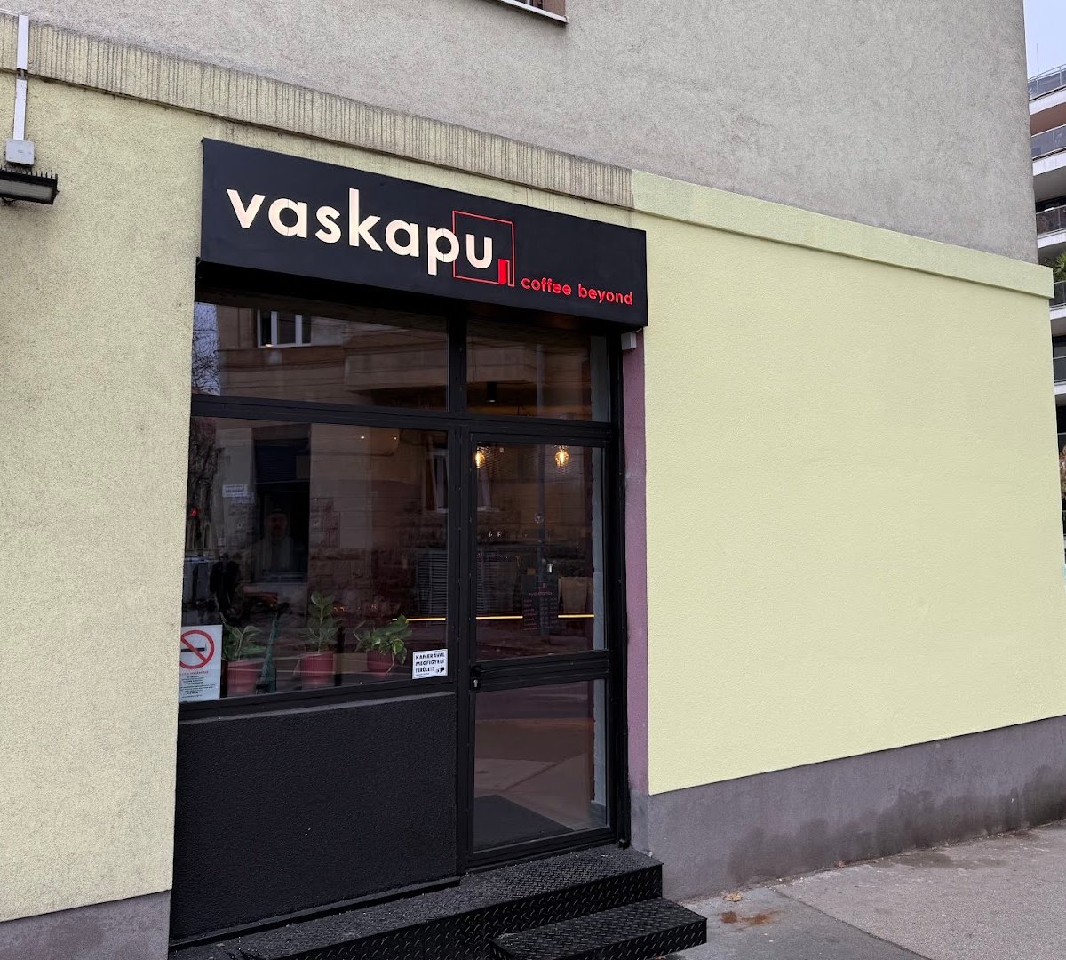 Vaskapu - Coffee Beyond specialty coffee shop in Budapest - photo 9