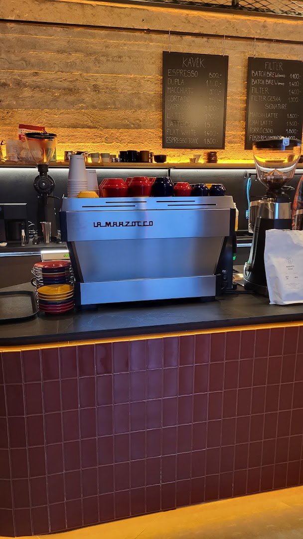 Vaskapu - Coffee Beyond specialty coffee shop in Budapest - photo 10