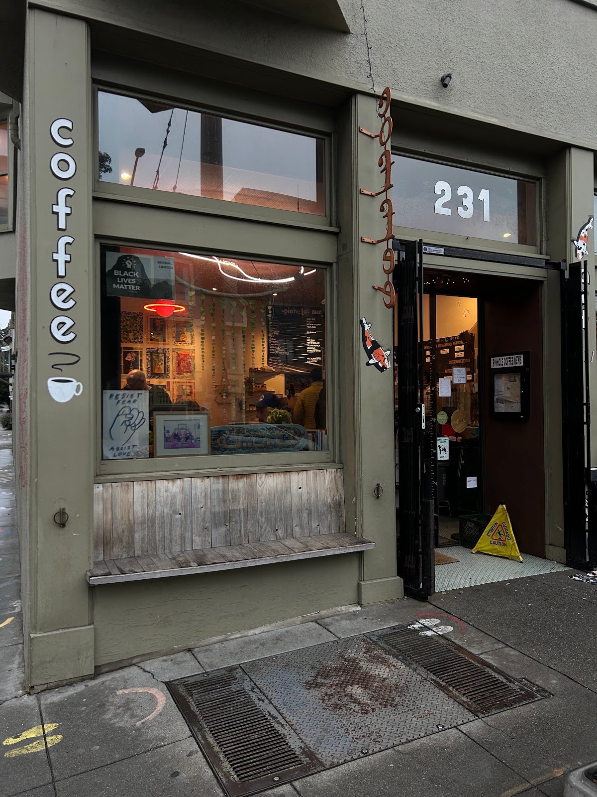 Pinhole Coffee specialty coffee shop in San Francisco - photo 4