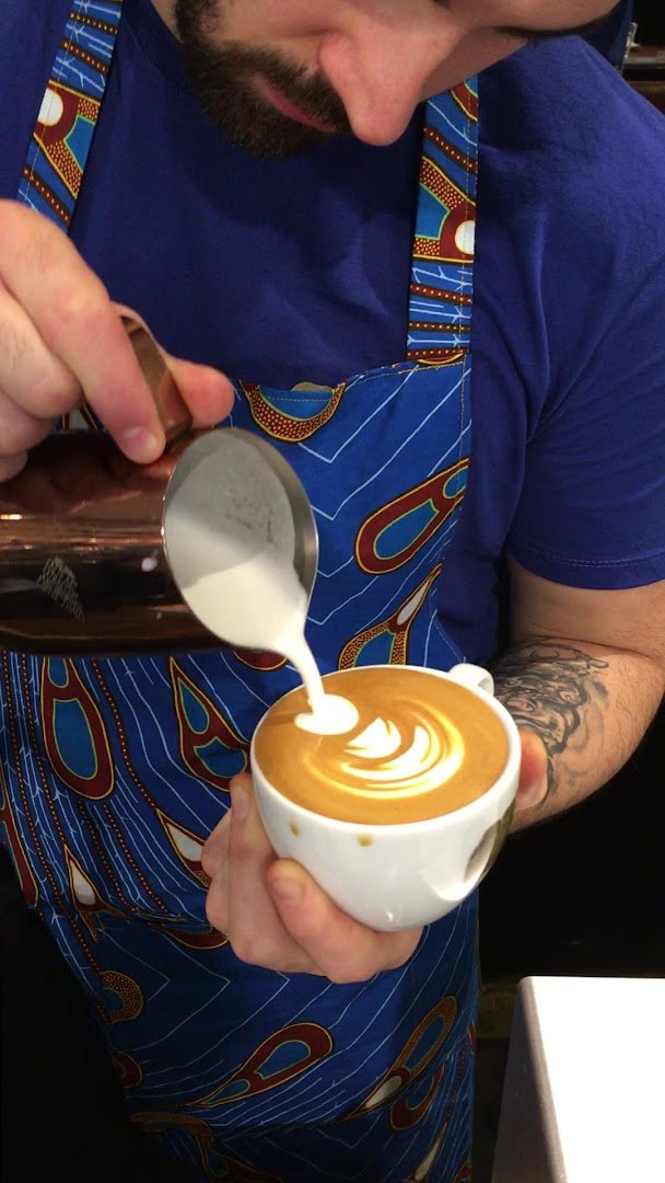 Terres de Café specialty coffee shop in Paris - photo 3