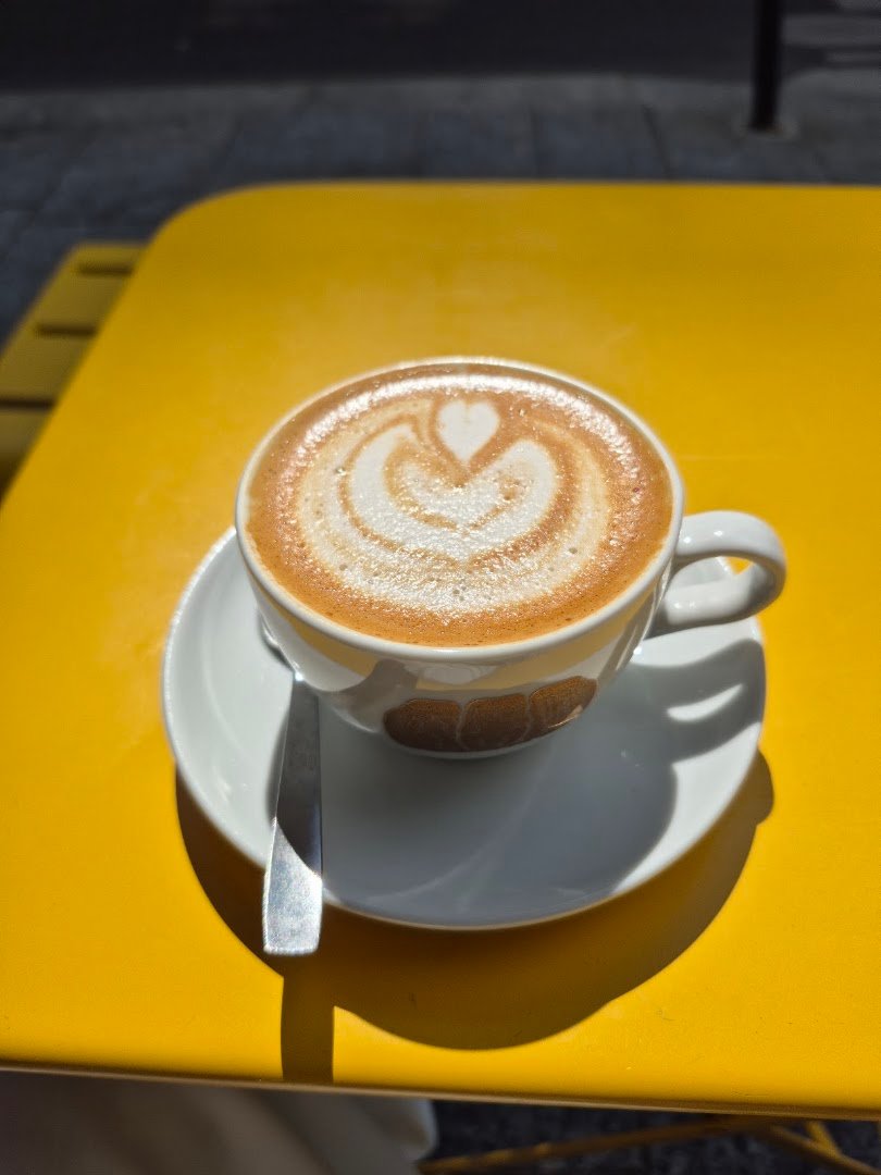 Terres de Café specialty coffee shop in Paris - photo 4