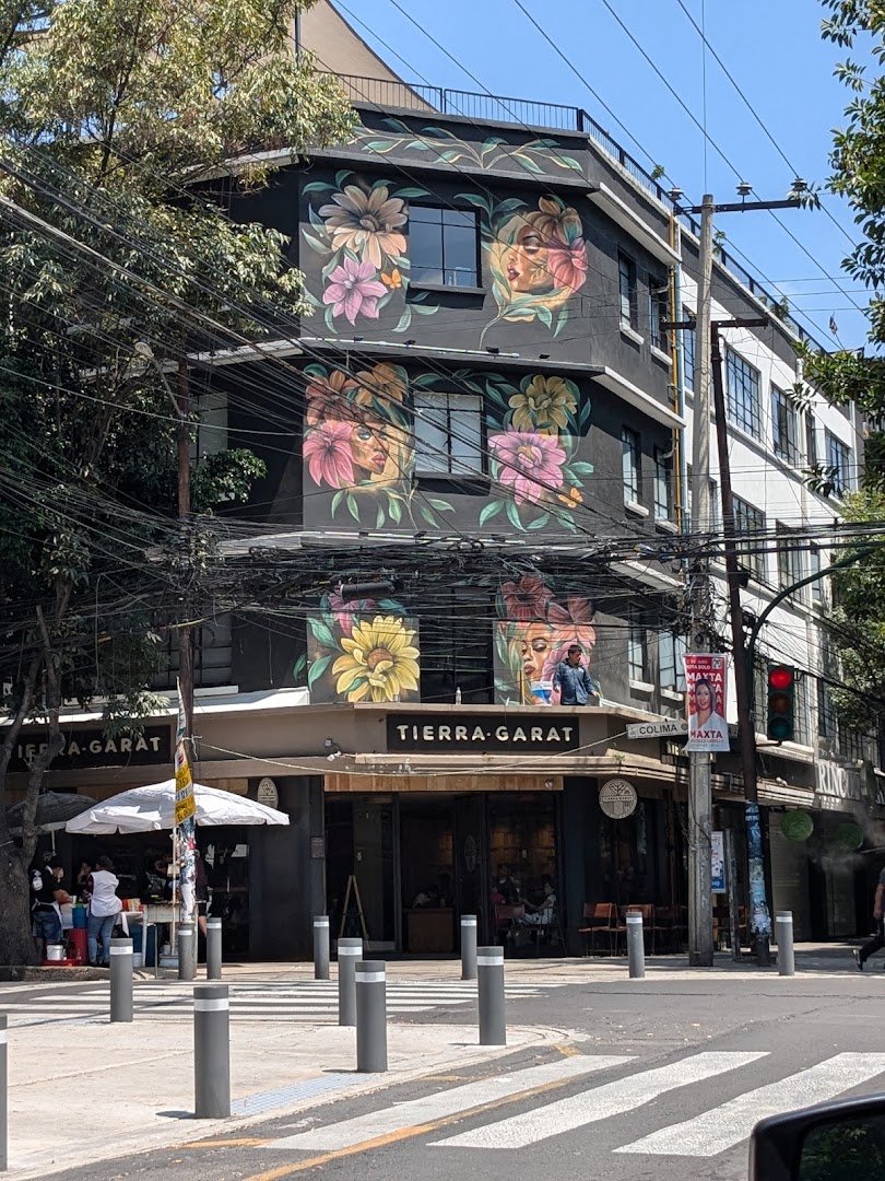 Storefront of Tierra Garat Mérida, specialty coffee shop in Mexico City
