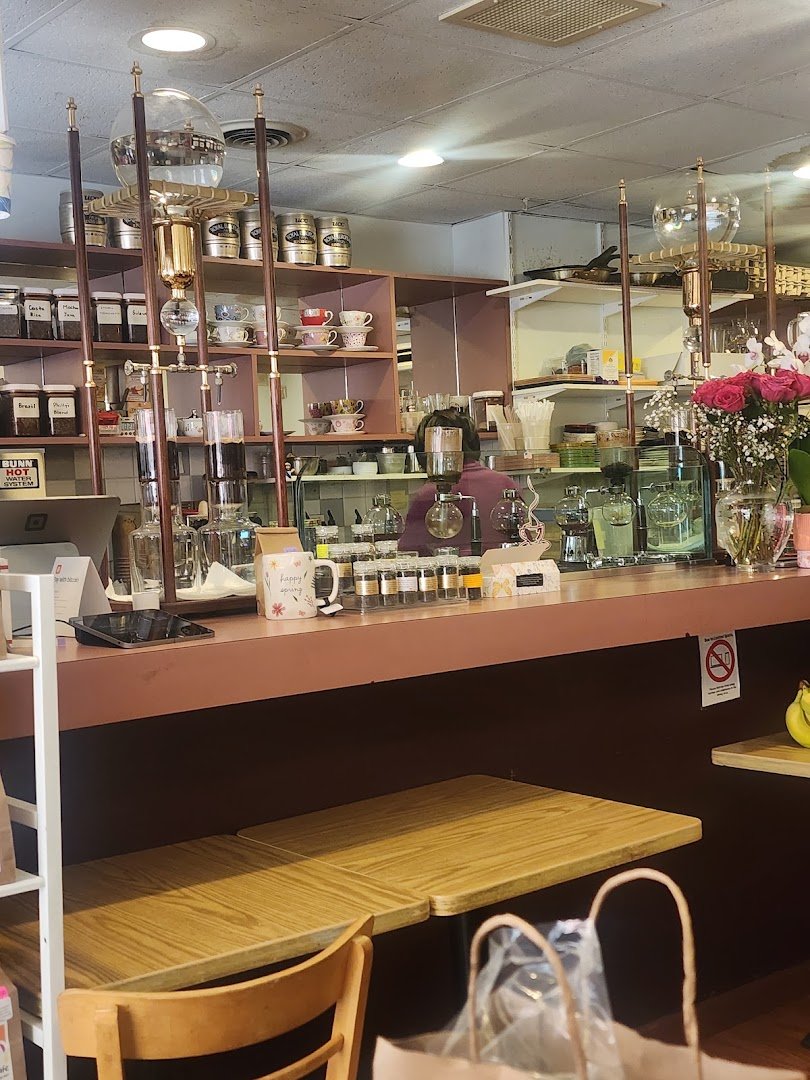 Interior of Ray's Cafe & Tea House, specialty coffee shop in Philadelphia