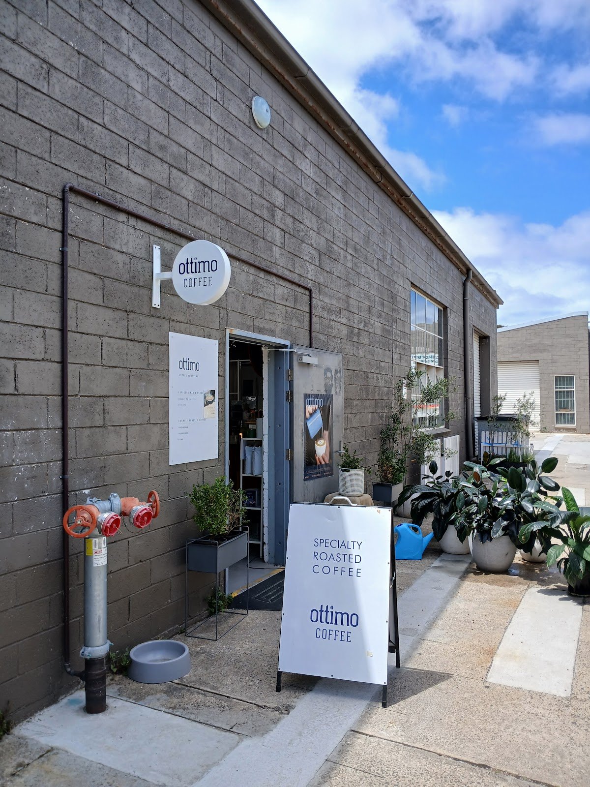 Ottimo Coffee Roasters specialty coffee shop in Melbourne - photo 3