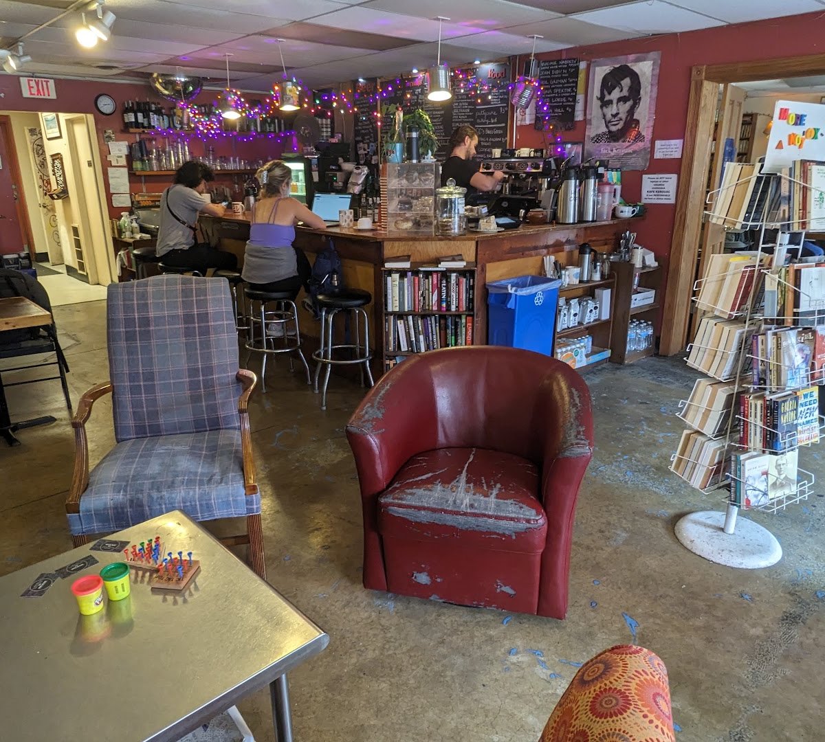 Kafe Kerouac specialty coffee shop in Columbus - photo 4