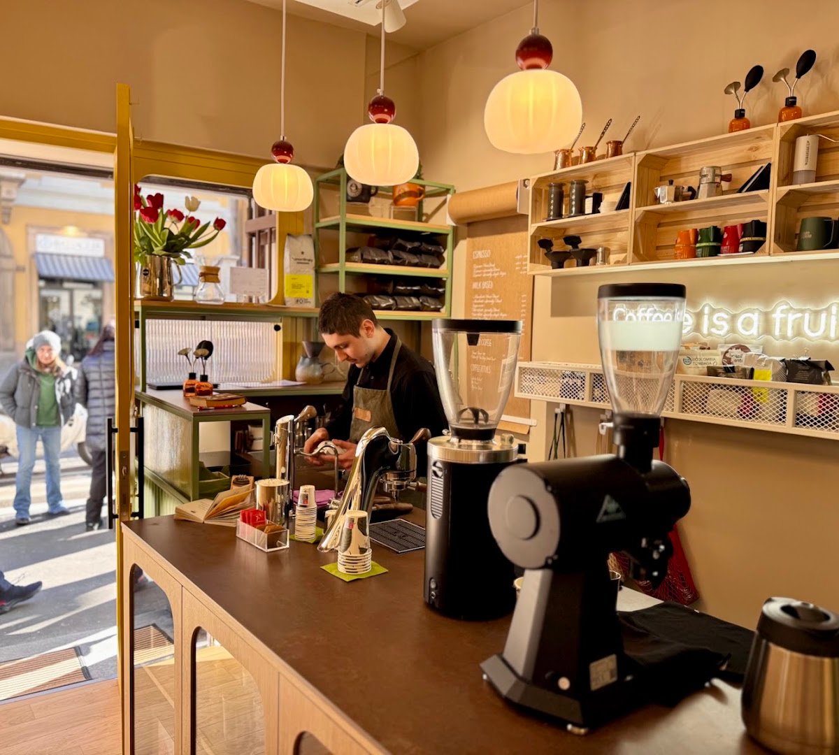 Interior of Coffee Studio 7Gr - Corso Venezia, specialty coffee shop in Milan