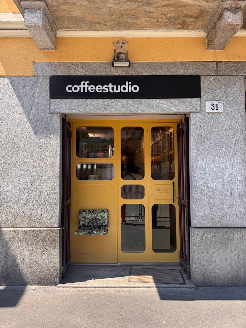 Storefront of Coffee Studio 7Gr - Corso Venezia, specialty coffee shop in Milan