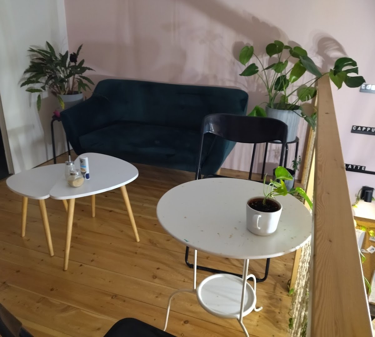 Dehogynem kávéműhely specialty coffee shop in Budapest - photo 3