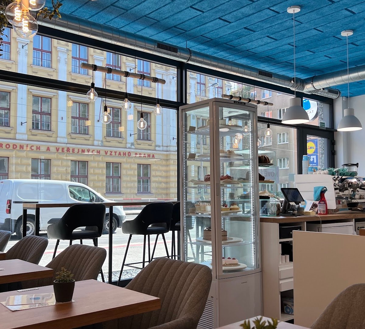 Interior of Tomcat coffee Košíře, specialty coffee shop in Prague