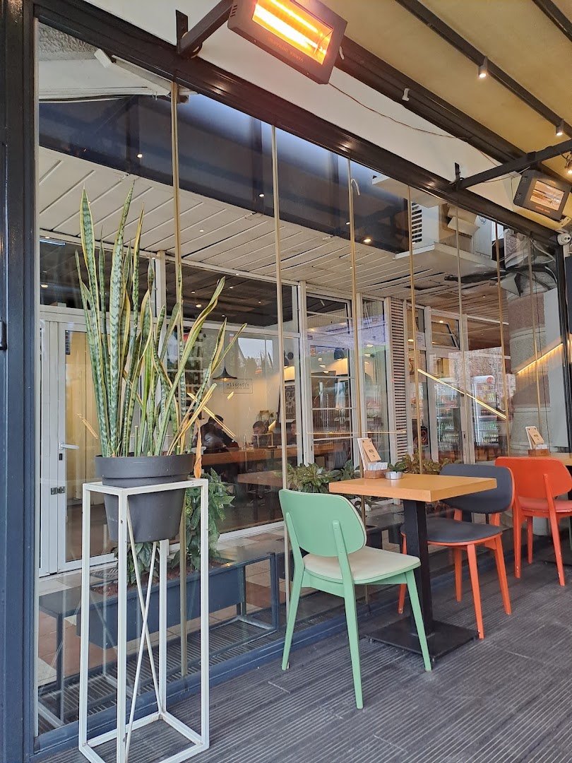 Storefront of Eliscaffe, specialty coffee shop in Belgrade