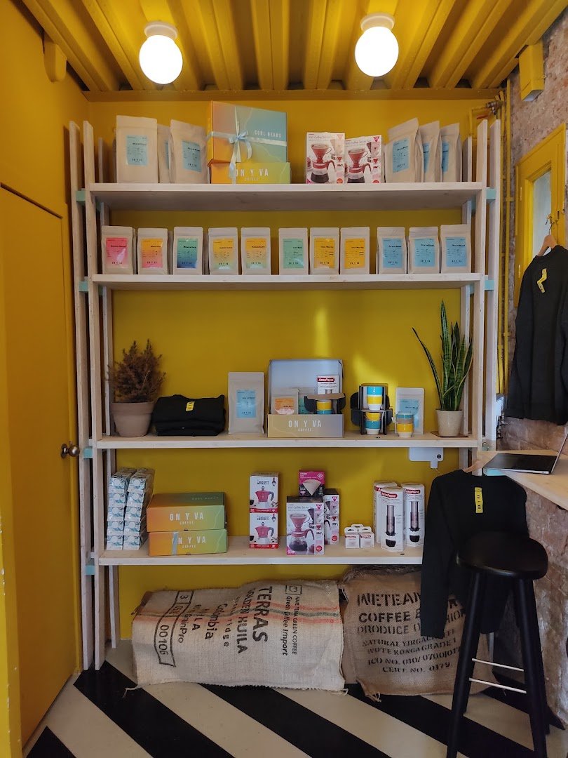 ONYVA COFFEE LES CORTS | Cafe de Especialidad | Coffee Roaster propio specialty coffee shop in Barcelona - photo 3