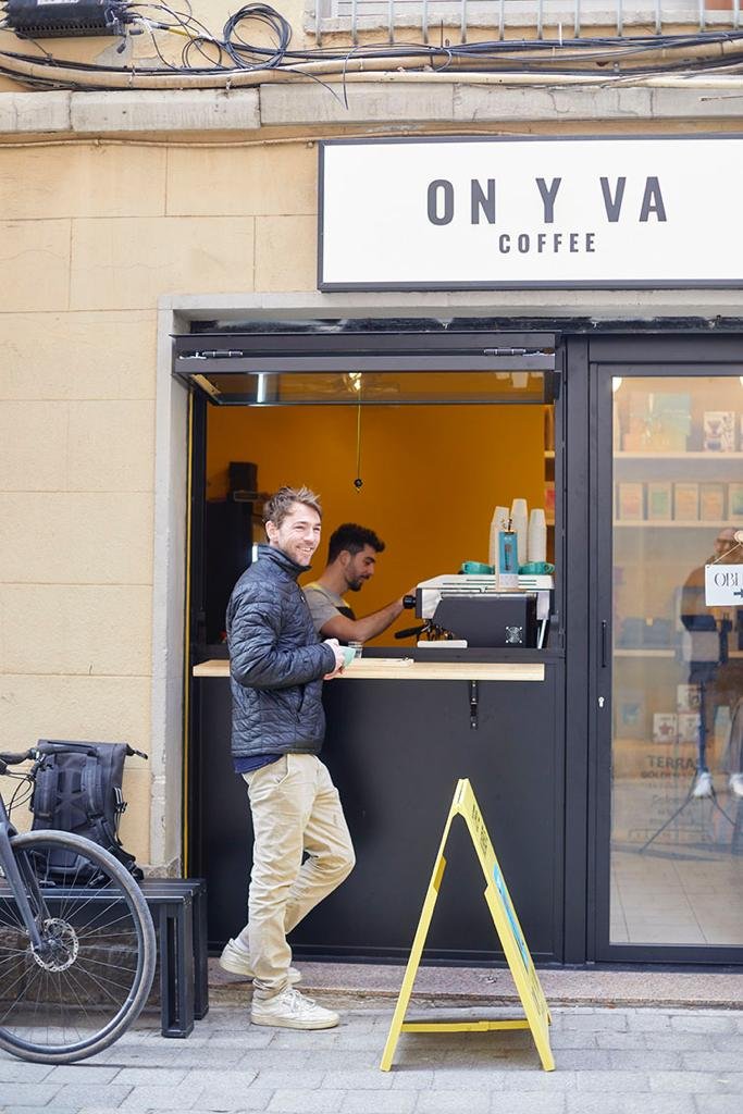 ONYVA COFFEE LES CORTS | Cafe de Especialidad | Coffee Roaster propio specialty coffee shop in Barcelona - photo 4
