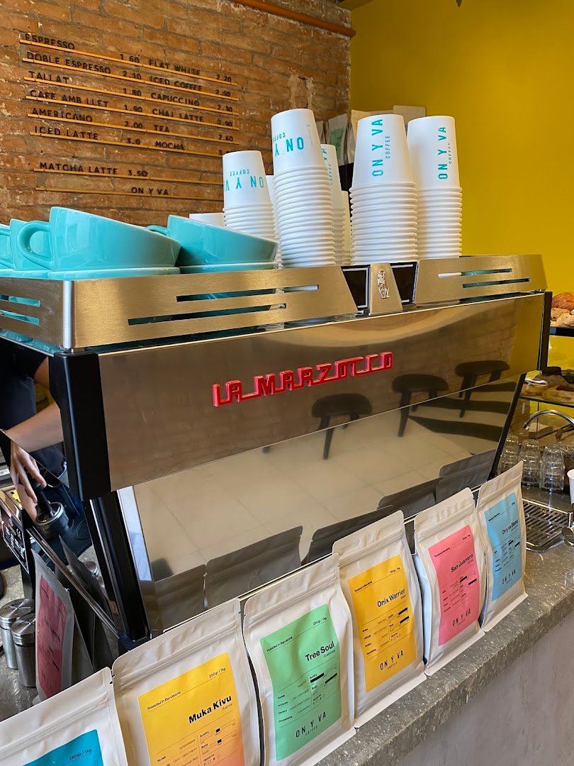 ONYVA COFFEE LES CORTS | Cafe de Especialidad | Coffee Roaster propio specialty coffee shop in Barcelona - photo 9