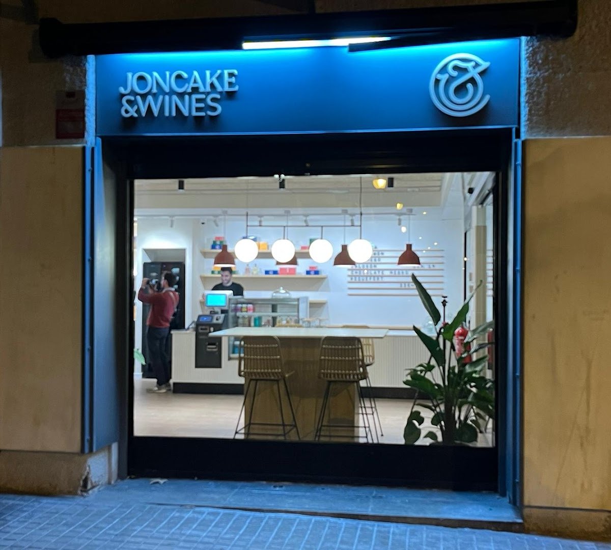 JONCAKE | & Wines specialty coffee shop in Barcelona - photo 4