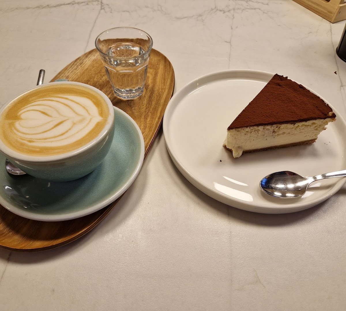JONCAKE | & Wines specialty coffee shop in Barcelona - photo 6