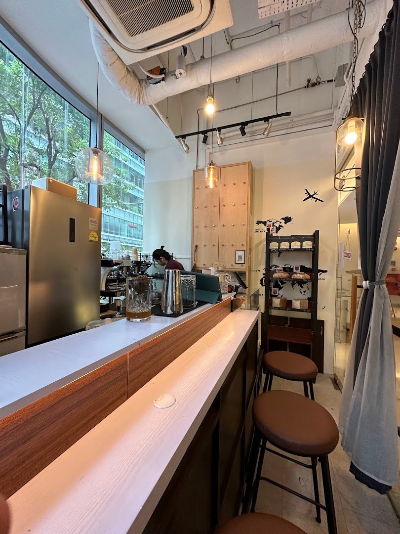 Interior of Mnemonic Brew & Craft @ Stanley Street, specialty coffee shop in Singapore