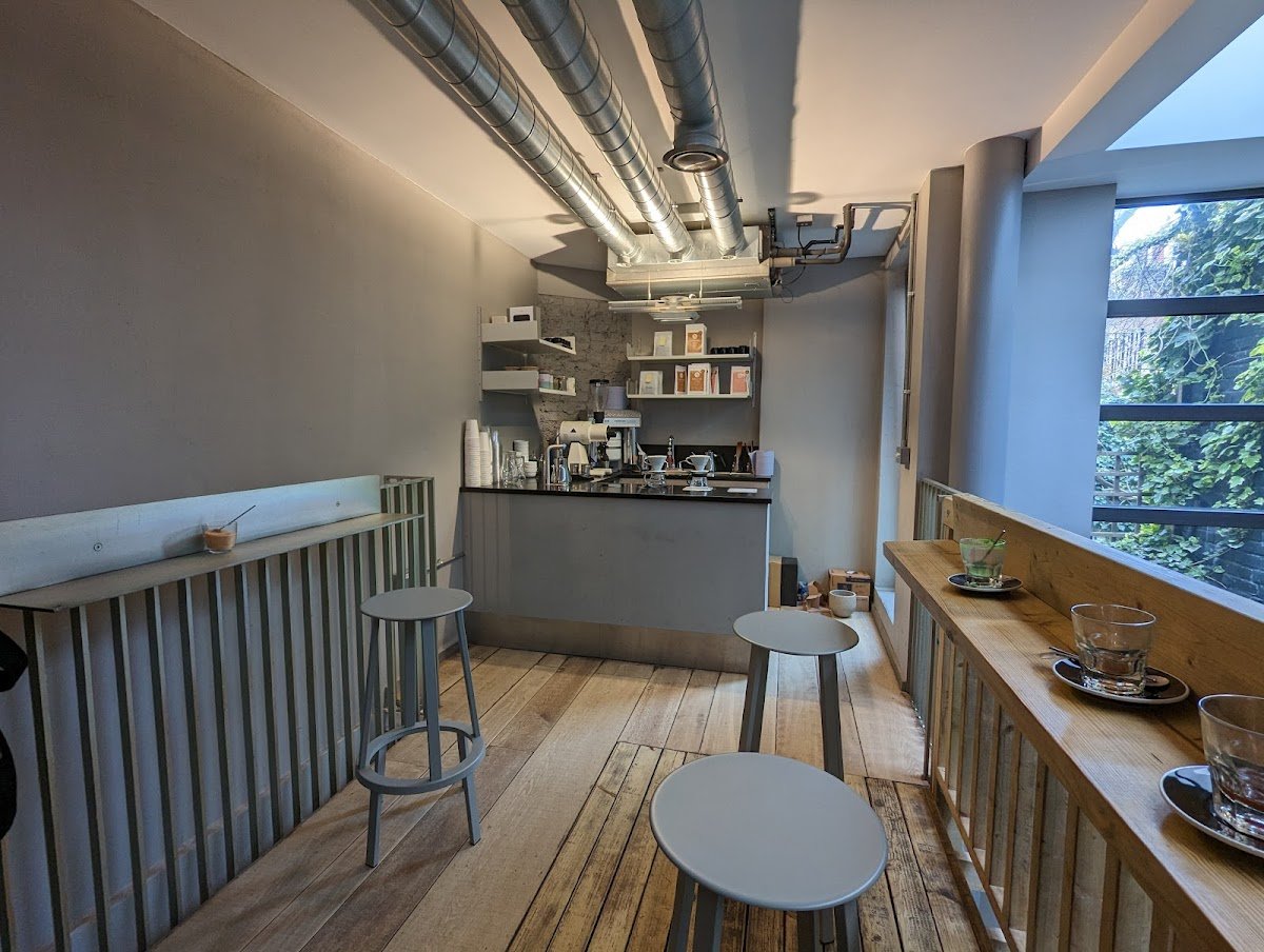 LIFT COFFEE specialty coffee shop in London - photo 2