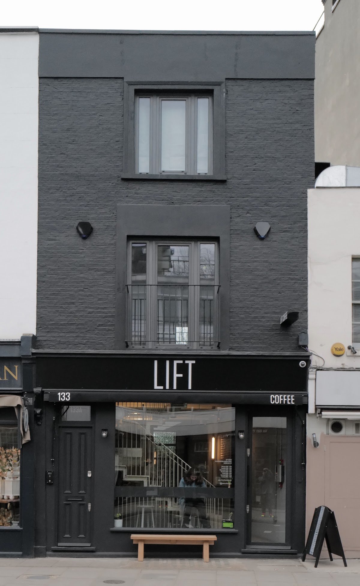 LIFT COFFEE specialty coffee shop in London - photo 3