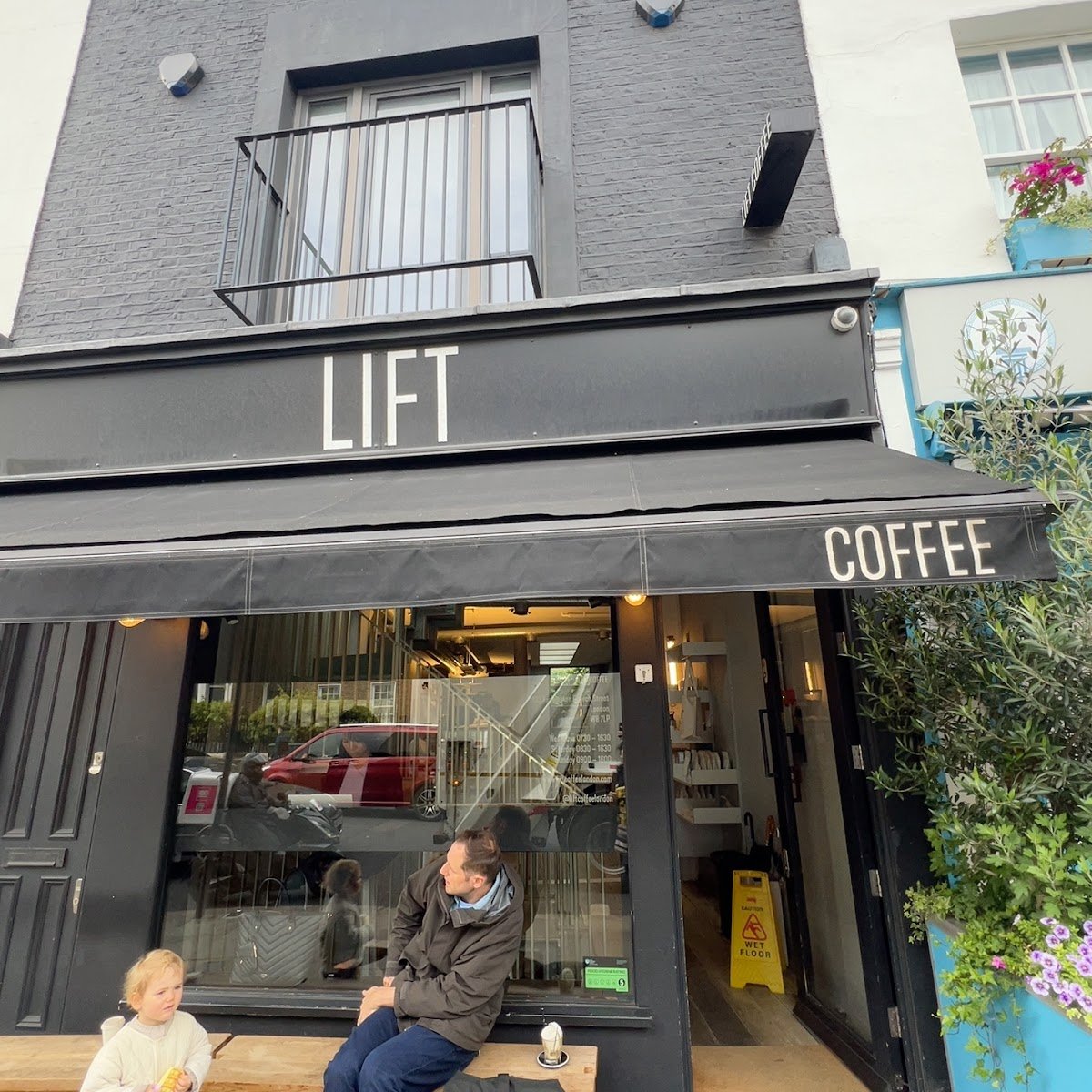 LIFT COFFEE specialty coffee shop in London - photo 4