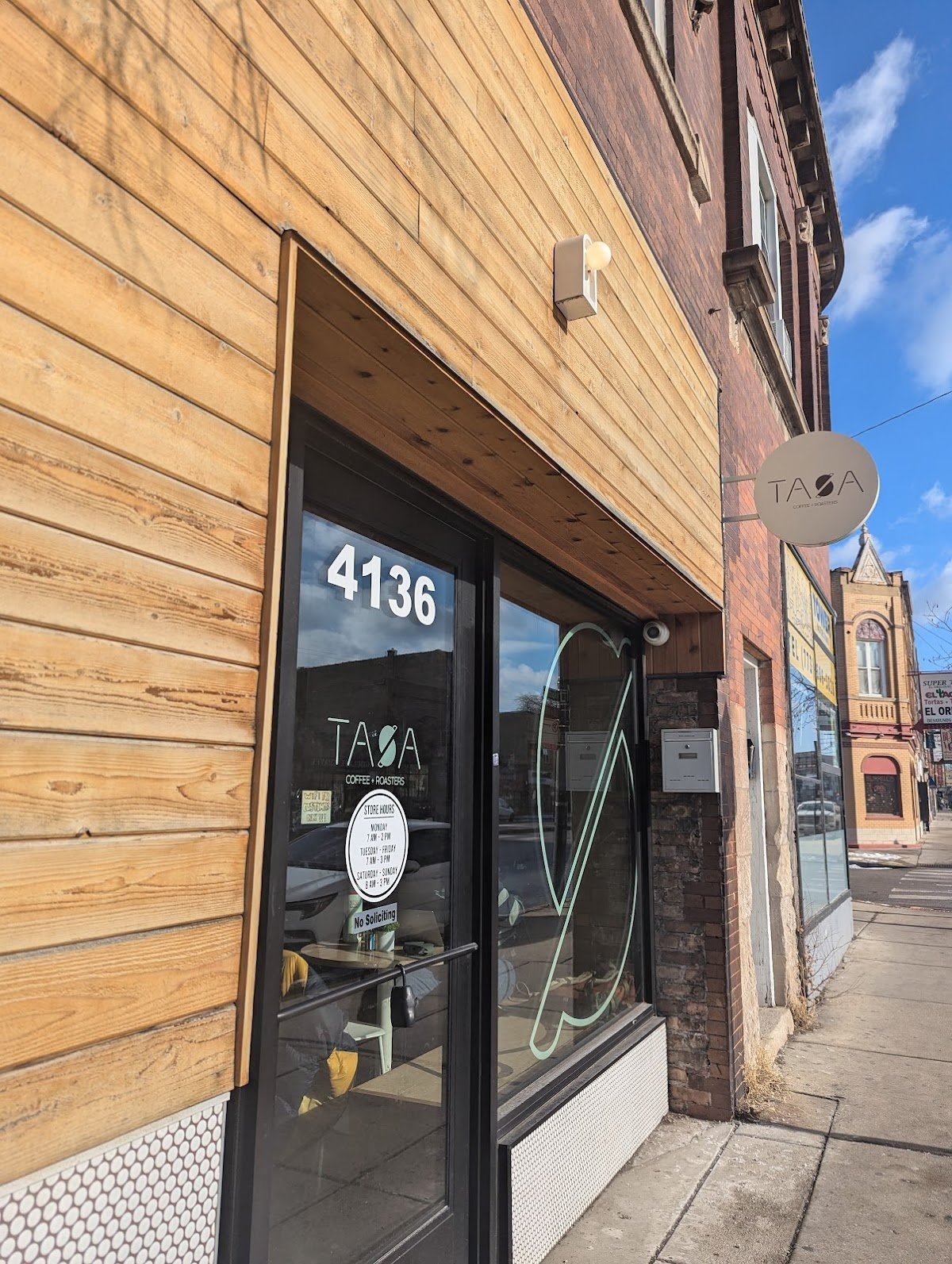 Tasa Coffee Roasters specialty coffee shop in Chicago - photo 4