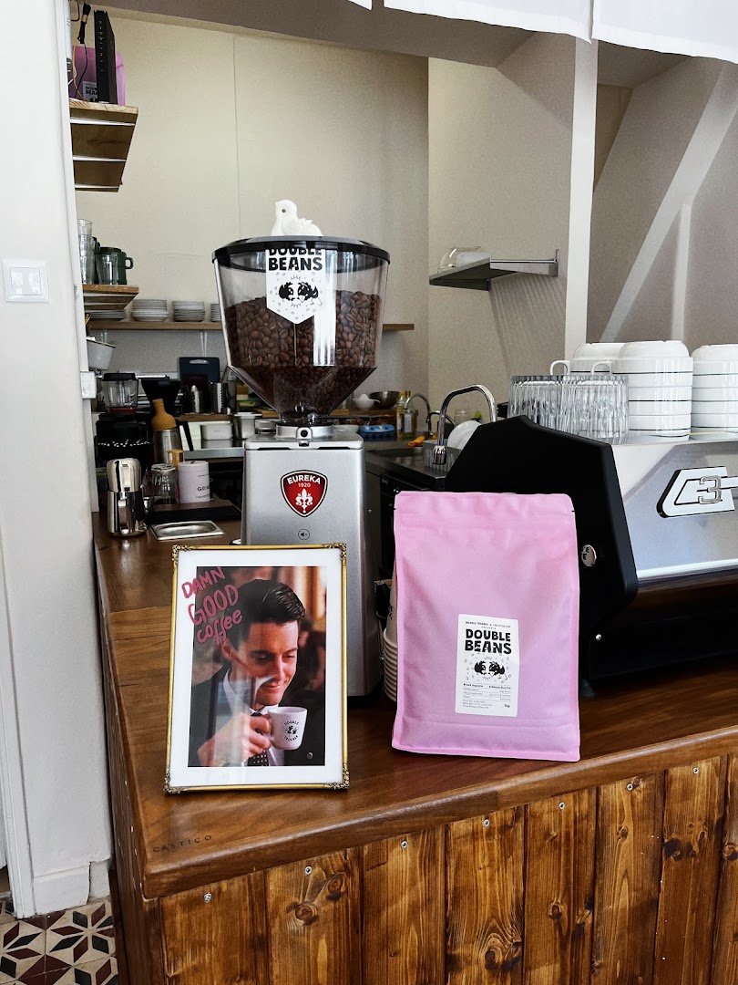 Interior of Double Trouble Specialty Coffee Campo de Ourique, specialty coffee shop in Lisbon