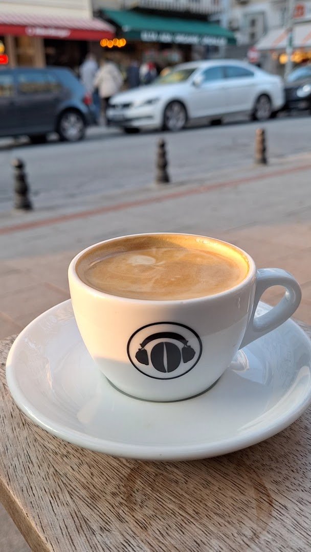 Kronotrop Moda Eatery specialty coffee shop in Istanbul - photo 8